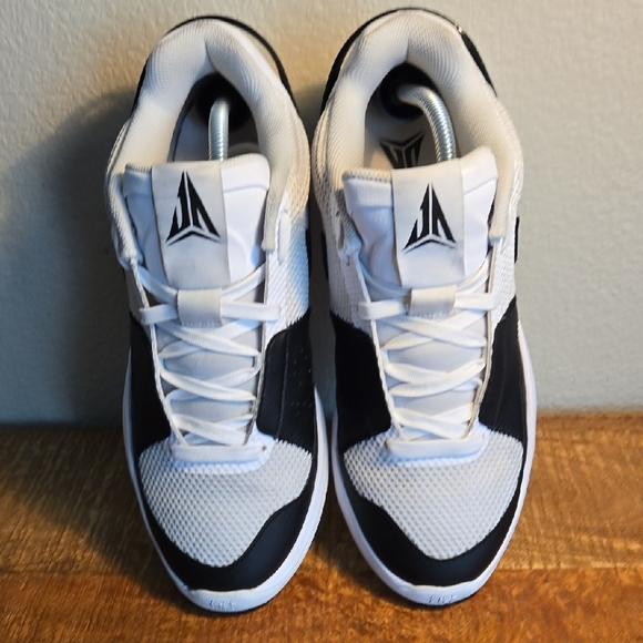 Nike Ja Scratch 2.0 Size 9.5 Athletic Shoes - Picture 9 of 9